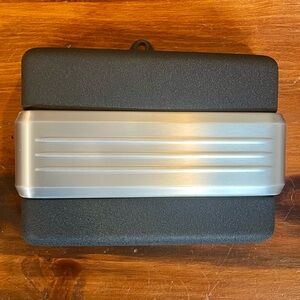 Harley-Davidson Battery Cover 2009 Dyna Fat Bob EUC